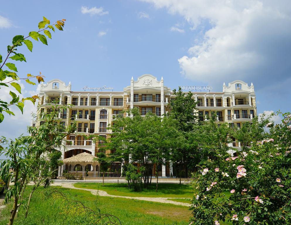 Private Apartments In Harmony Suites Dream Island サニービーチ エクステリア 写真